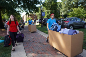 Move-In Day 2019. Photo by Suzanne Rossi. 